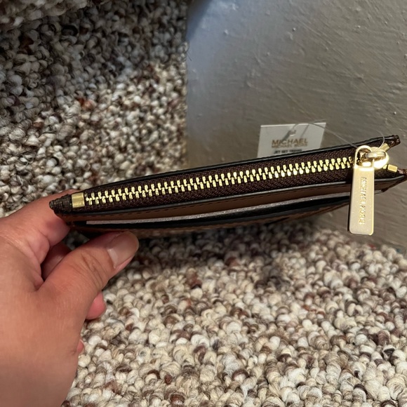 Brand-new Michael Kors card holder - Picture 2 of 4